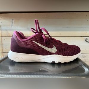 Women’s Nike training Flex TR 7 Purple sneakers. Size 7
